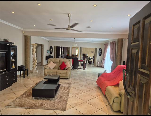 3 BEDROOM HOUSE FOR SALE IN PRIMROSE HILL